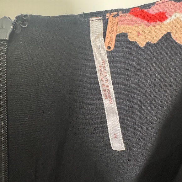 Free People Floral Dress - Size 2 - Picture 3 of 3